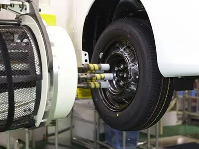 均英的国外客户，汽车装配车间