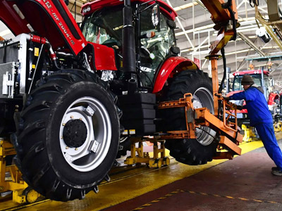 均英的国外客户，农机装配车间