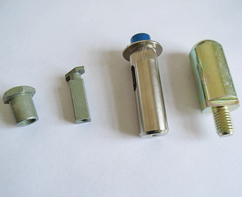 各种客车紧固件